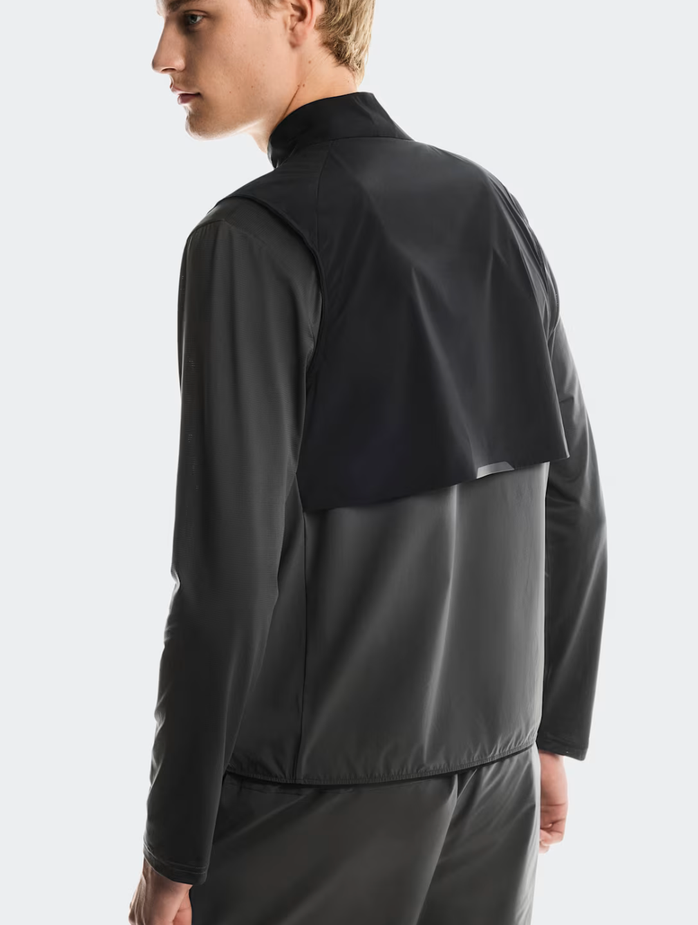 On Men's Weather Vest