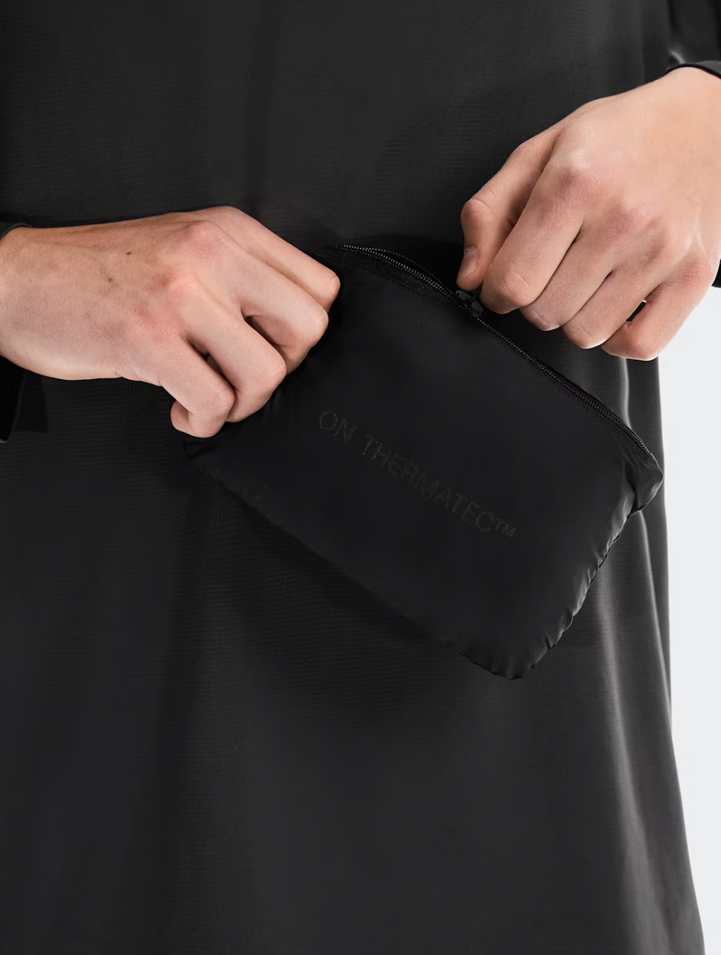 On Men's Weather Vest