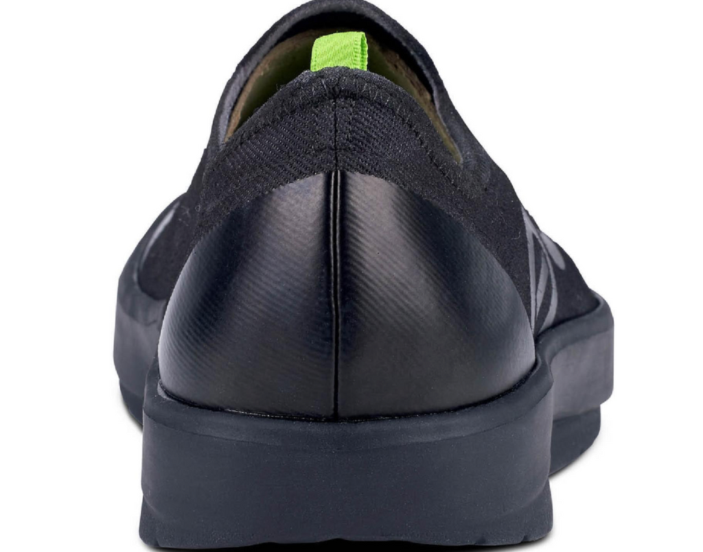 Oofos Men's OOMG EEZEE