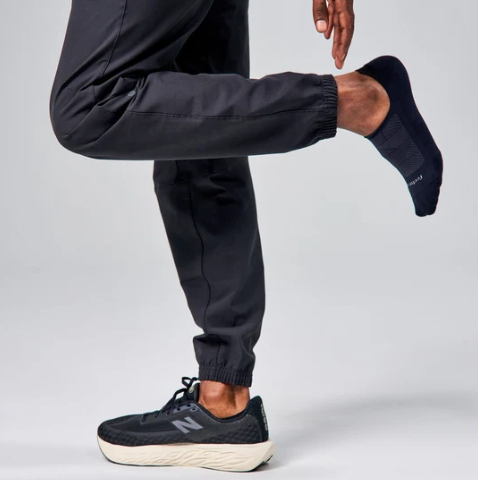 Feetures Elite Light Cushion Invisible Socks