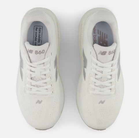 New Balance Women's 860v15