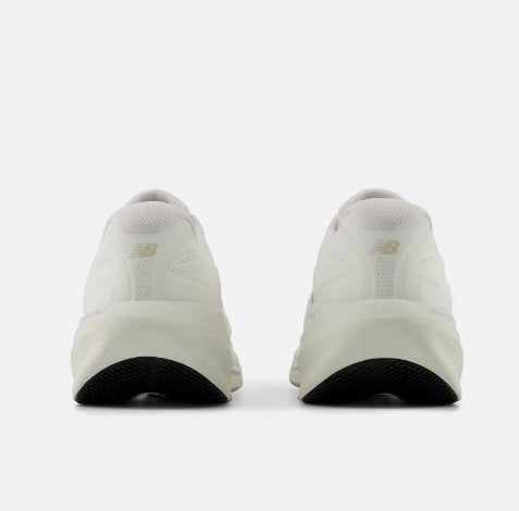 New Balance Women's 860v15