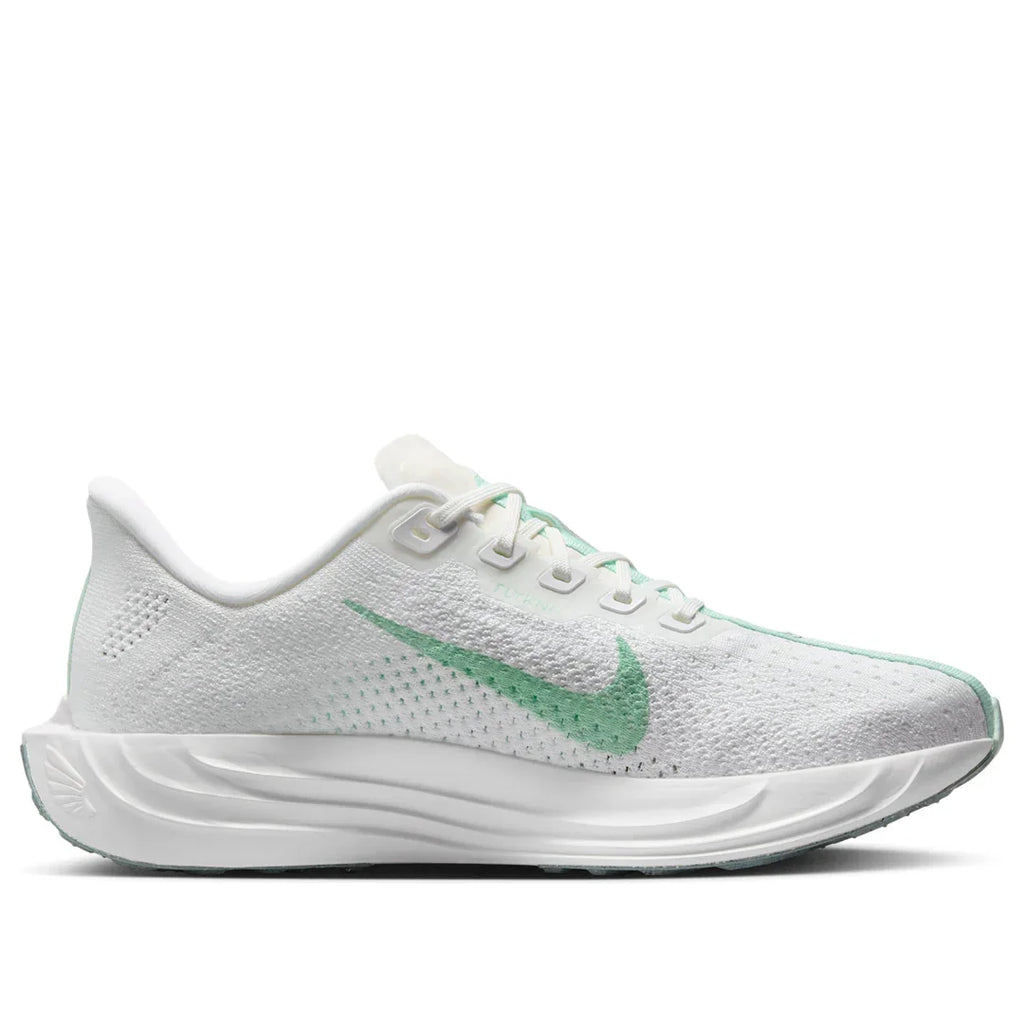 Nike Women's Pegasus Plus