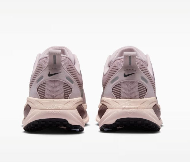 Nike Women's Vomero 18