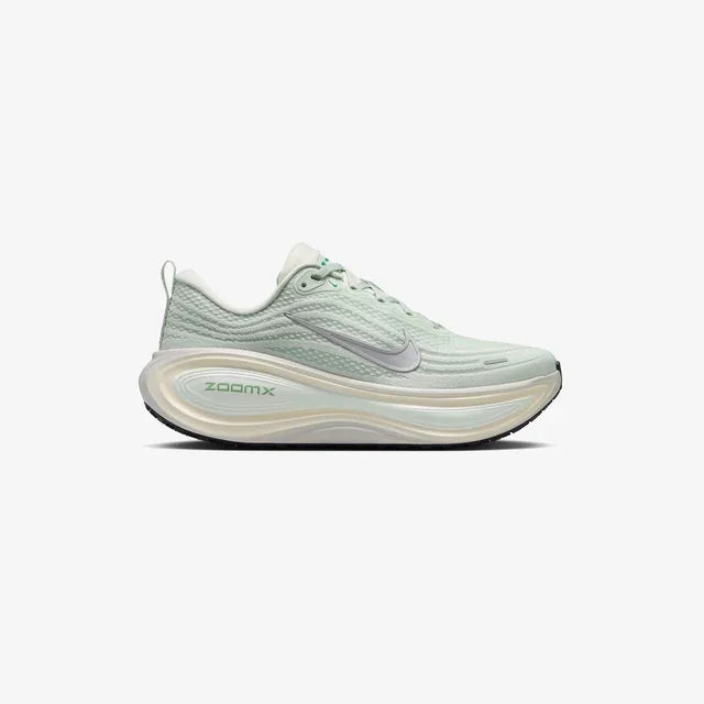 NIKE Women's Vomero Plus