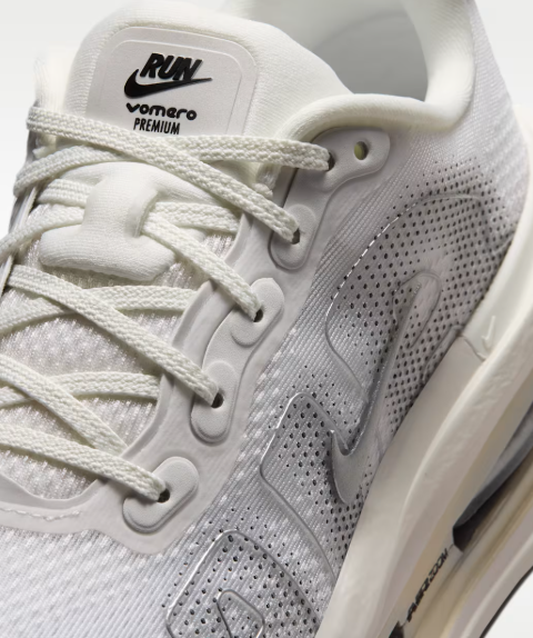 Nike Women's Vomero Premium Ess