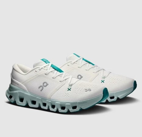 On Women's Cloud x 5