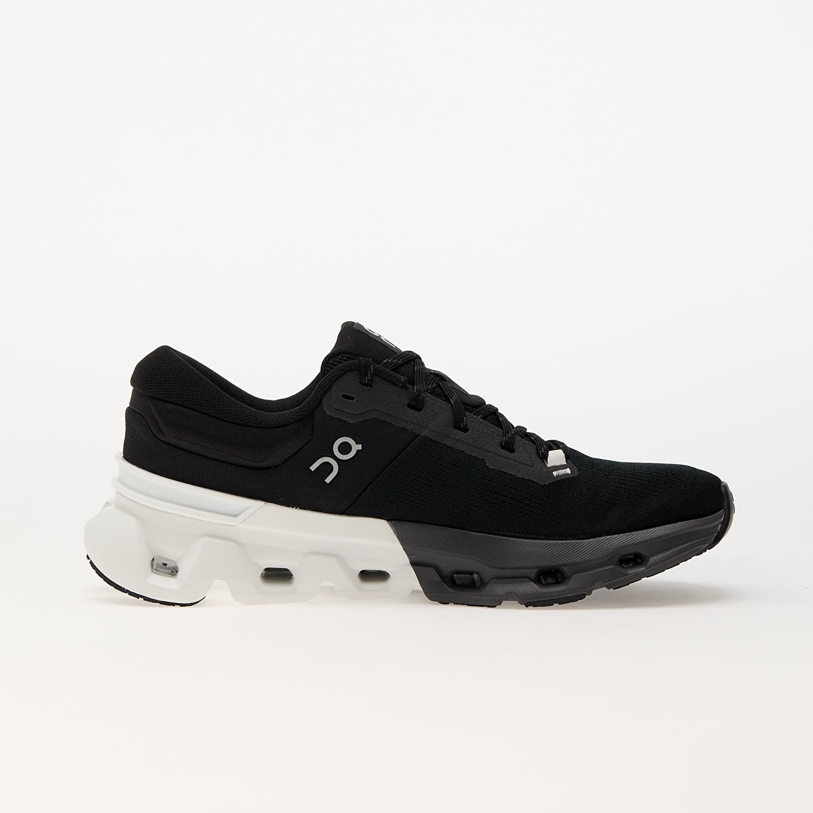 ON Women's Cloudflyer 5