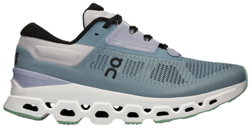 On Women's Cloudstratus 3